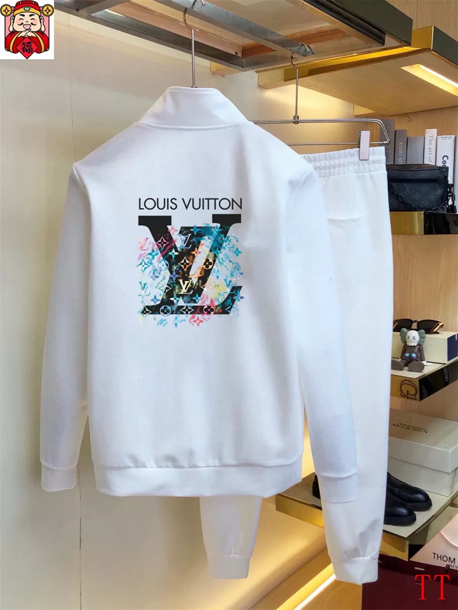 Louis Vuitton LV Tracksuits Long Sleeved For Men WellDesigned 923