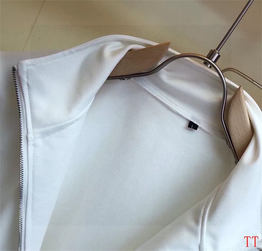 Louis Vuitton LV Tracksuits Long Sleeved For Men WellDesigned 923