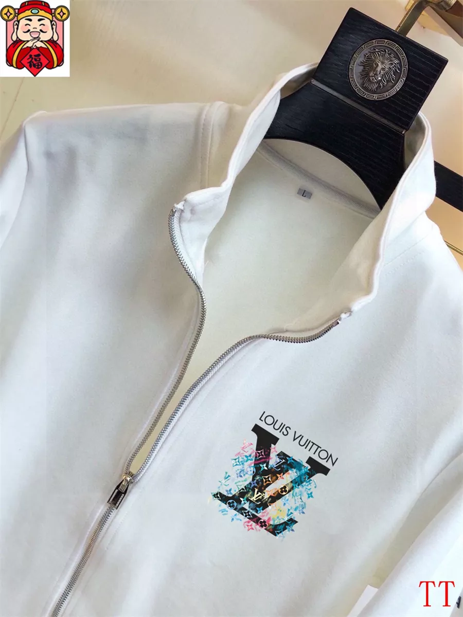 Louis Vuitton LV Tracksuits Long Sleeved For Men WellDesigned 923