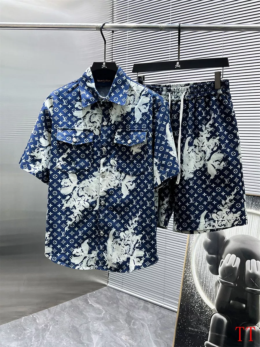 Louis Vuitton LV Tracksuits Short Sleeved For Men Classic 5720