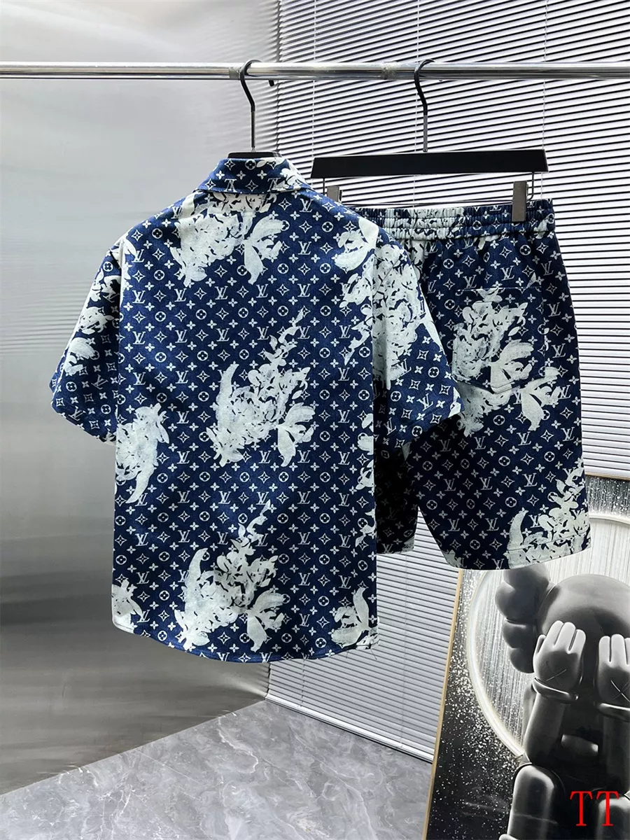 Louis Vuitton LV Tracksuits Short Sleeved For Men Classic 5720