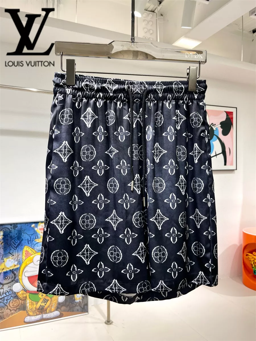 Louis Vuitton LV Tracksuits Short Sleeved For Men Comfortable 2267