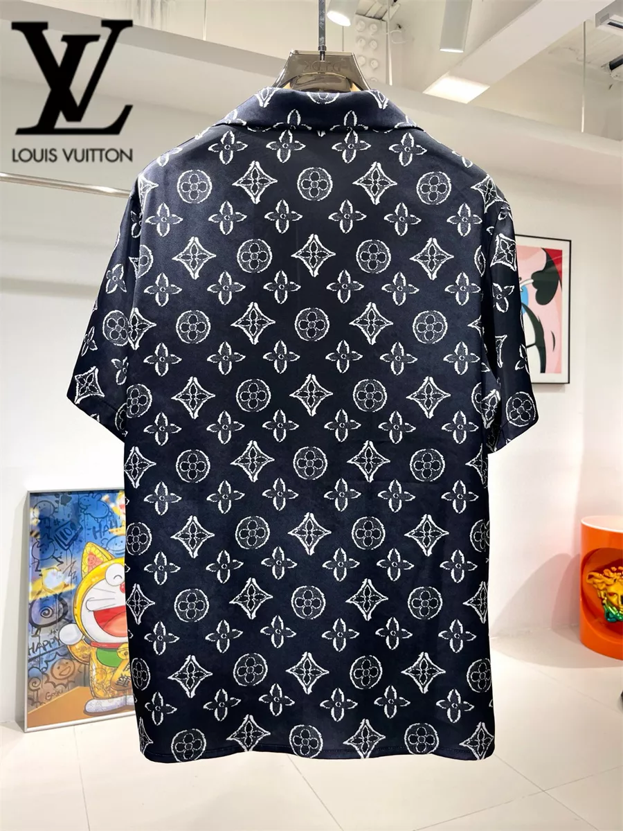Louis Vuitton LV Tracksuits Short Sleeved For Men Comfortable 2267