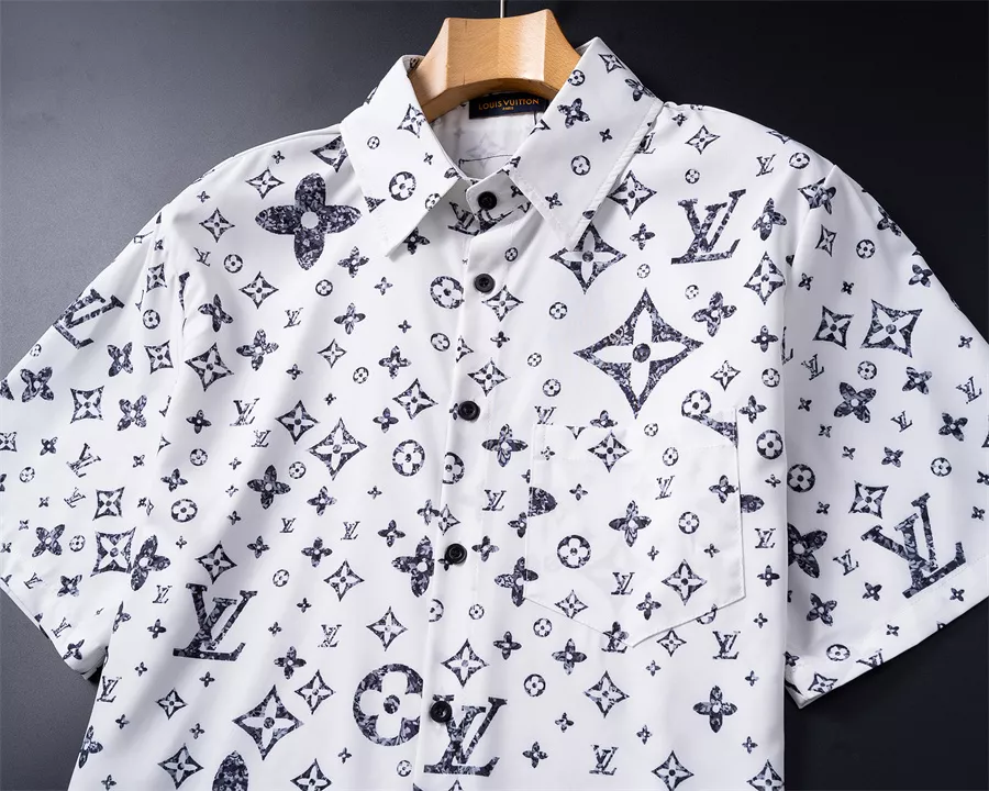 Louis Vuitton LV Tracksuits Short Sleeved For Men Cozy 9960