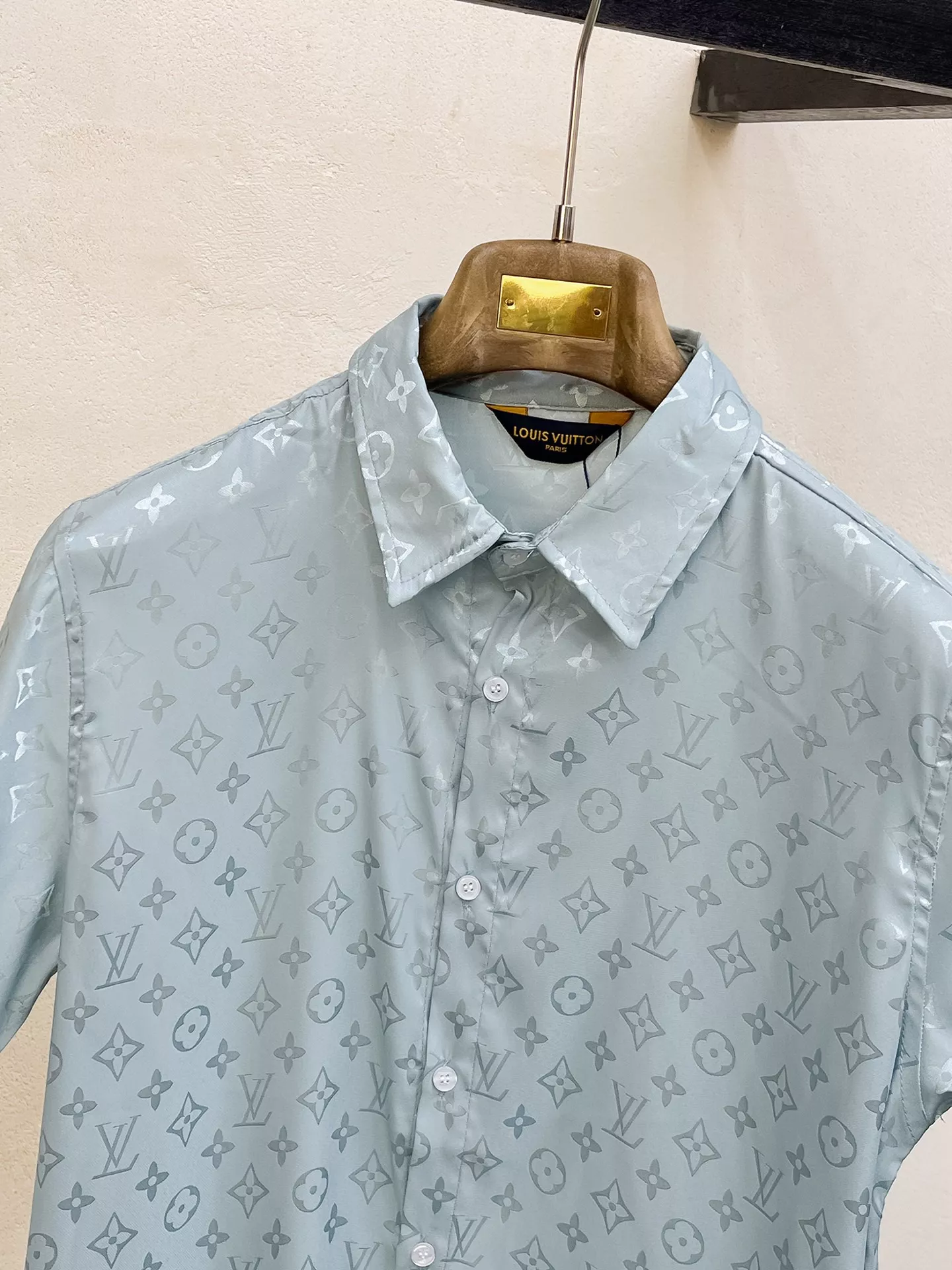 Louis Vuitton LV Tracksuits Short Sleeved For Men Elegant 7231