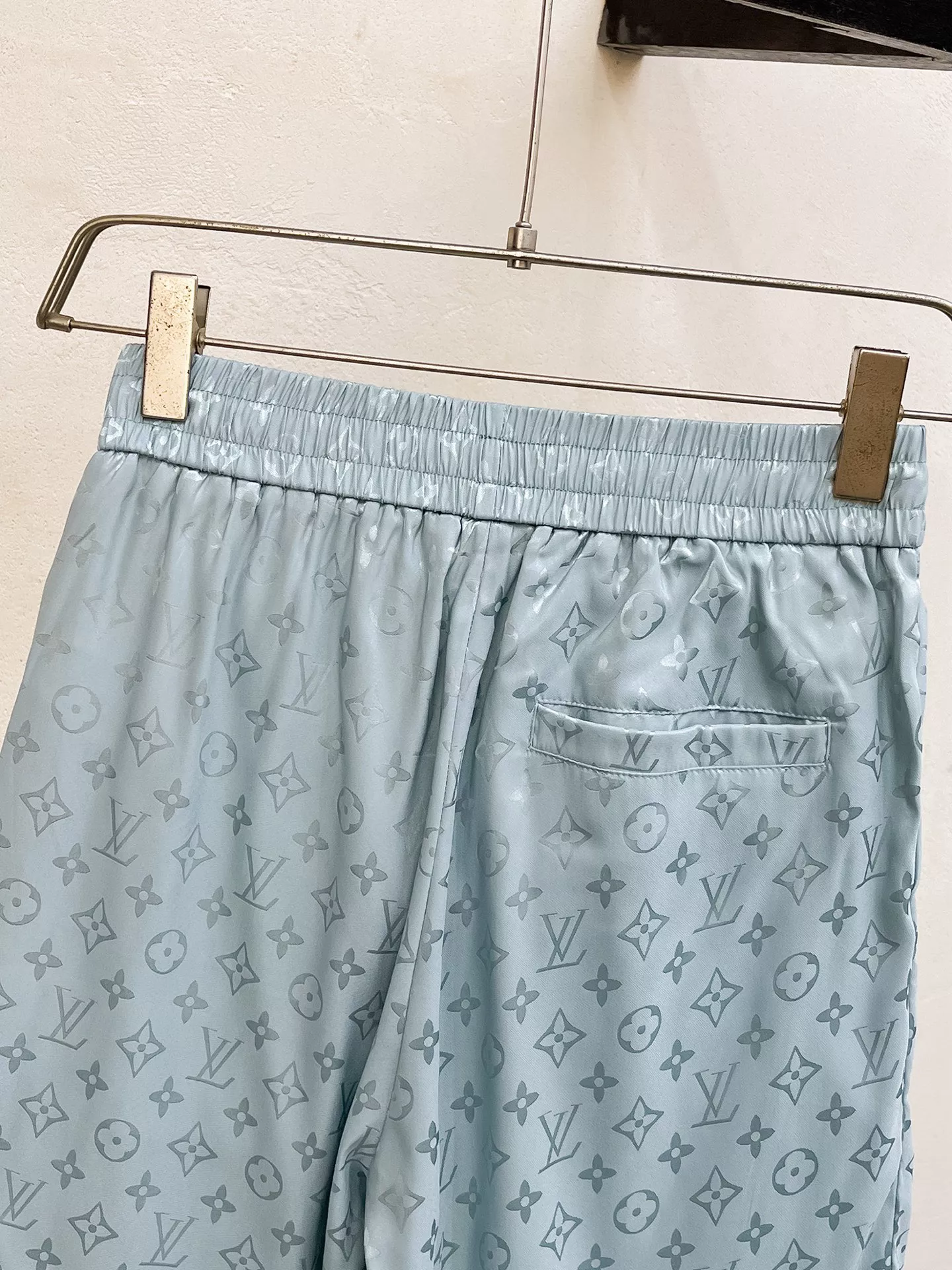 Louis Vuitton LV Tracksuits Short Sleeved For Men Elegant 7231