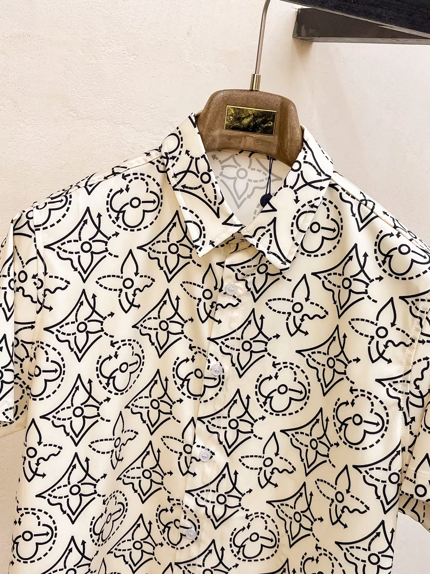 Louis Vuitton LV Tracksuits Short Sleeved For Men Flexible 8721