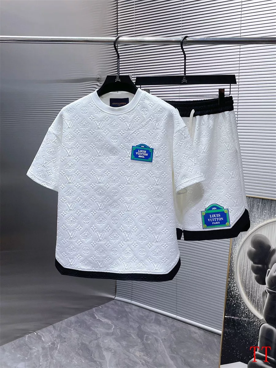 Louis Vuitton LV Tracksuits Short Sleeved For Men GoodFit 2660