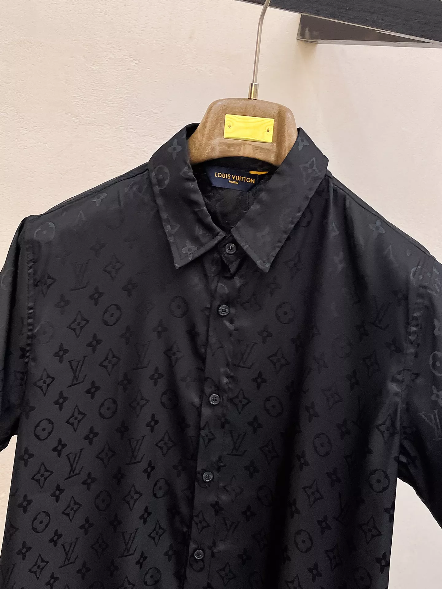 Louis Vuitton LV Tracksuits Short Sleeved For Men Minimalist 3185