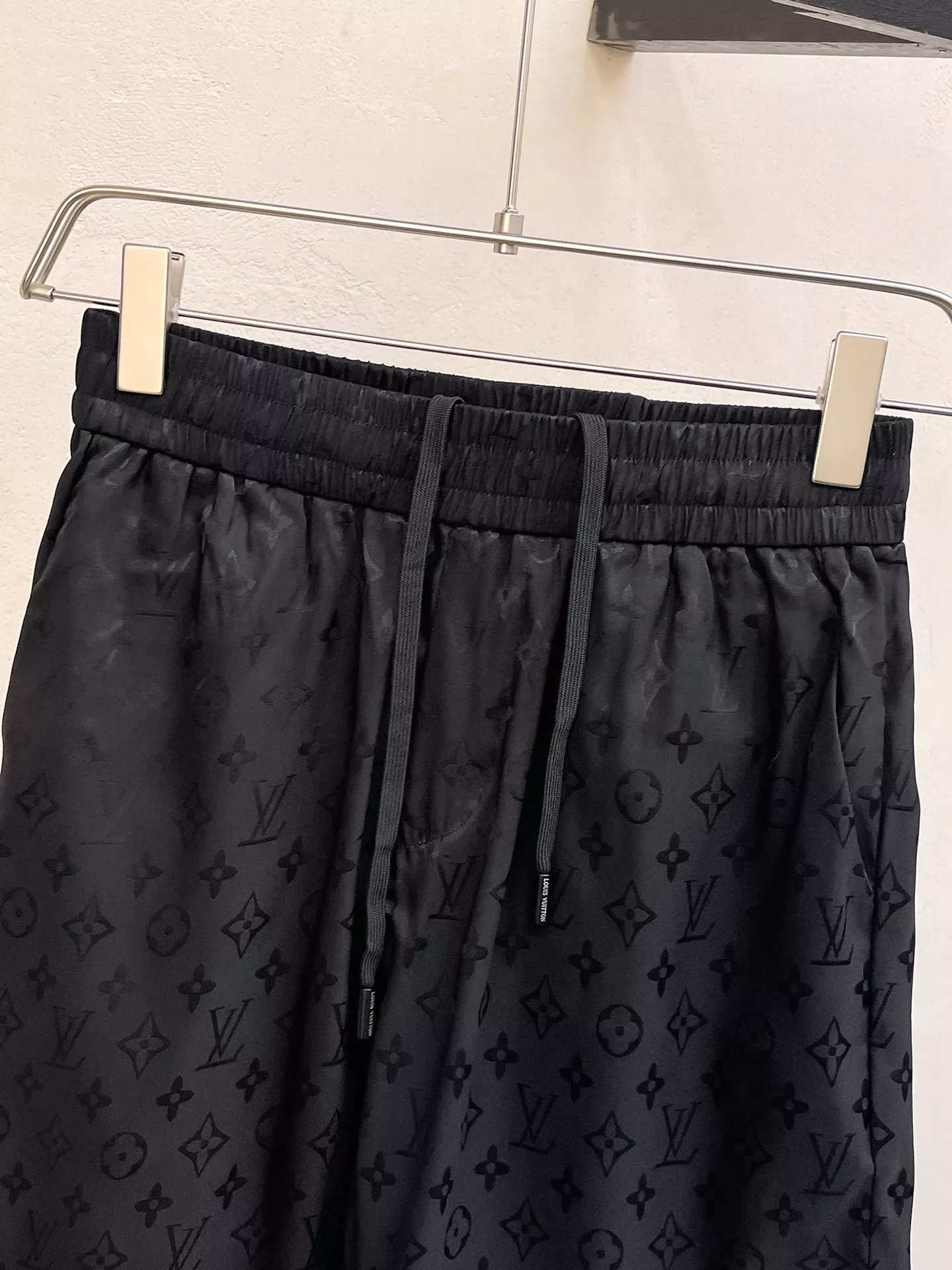 Louis Vuitton LV Tracksuits Short Sleeved For Men Minimalist 3185