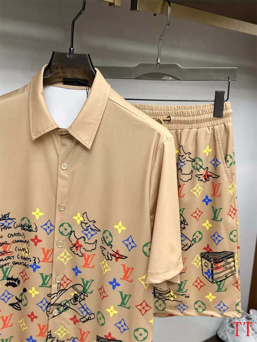 Louis Vuitton LV Tracksuits Short Sleeved For Men NewStyle 9815