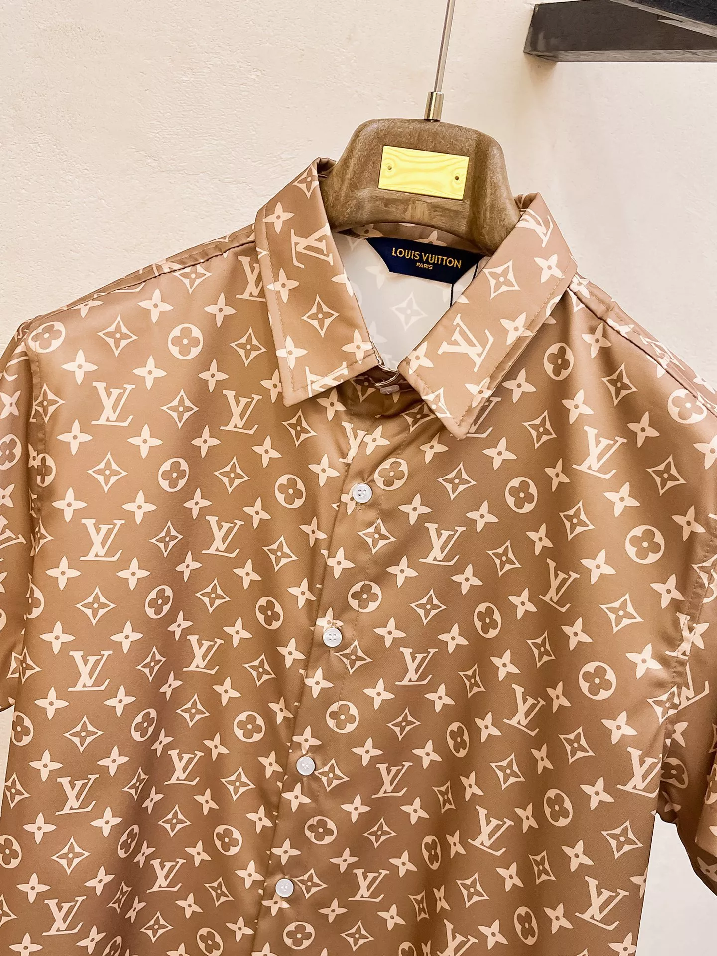 Louis Vuitton LV Tracksuits Short Sleeved For Men Popular 6431