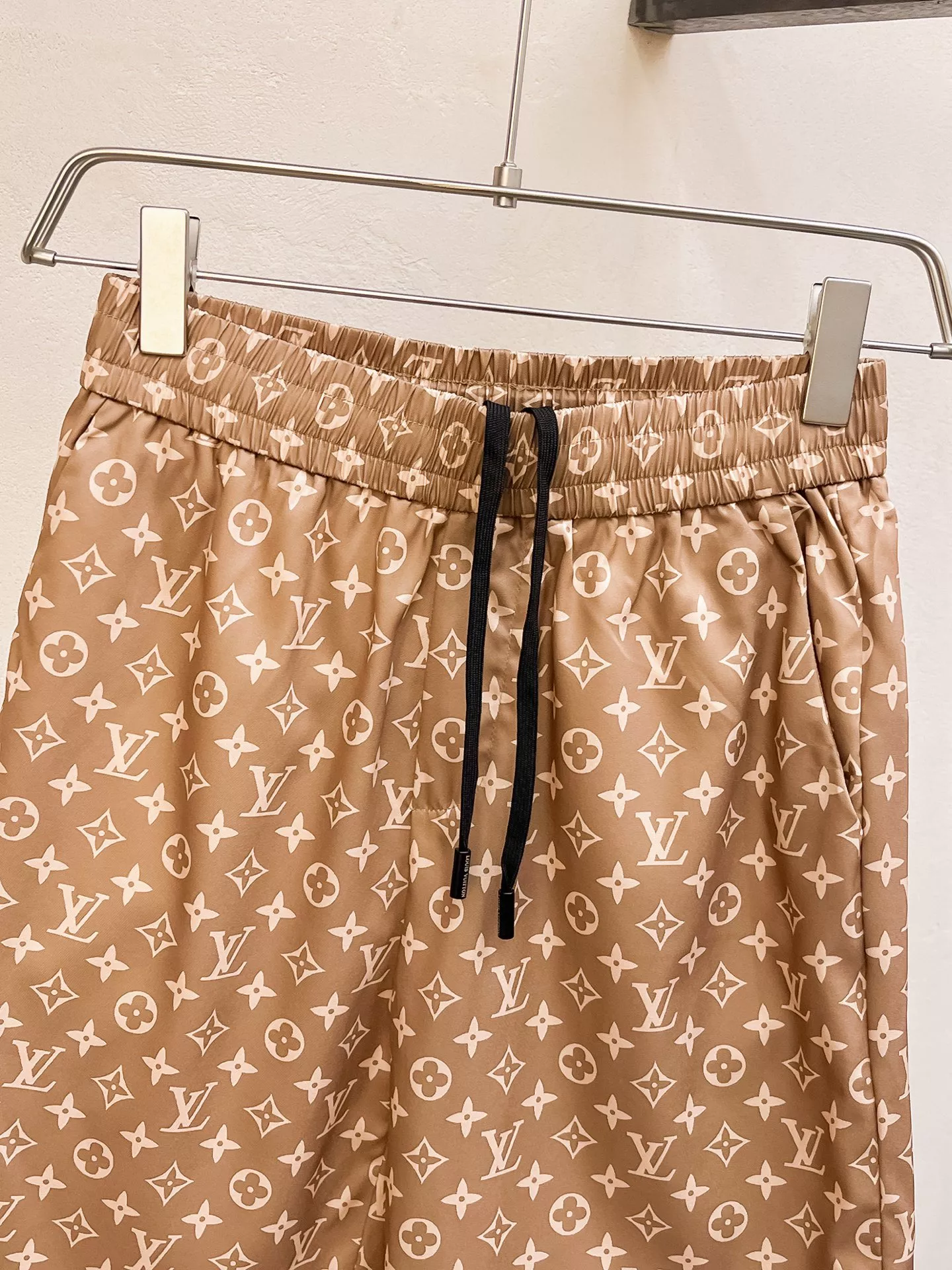Louis Vuitton LV Tracksuits Short Sleeved For Men Popular 6431