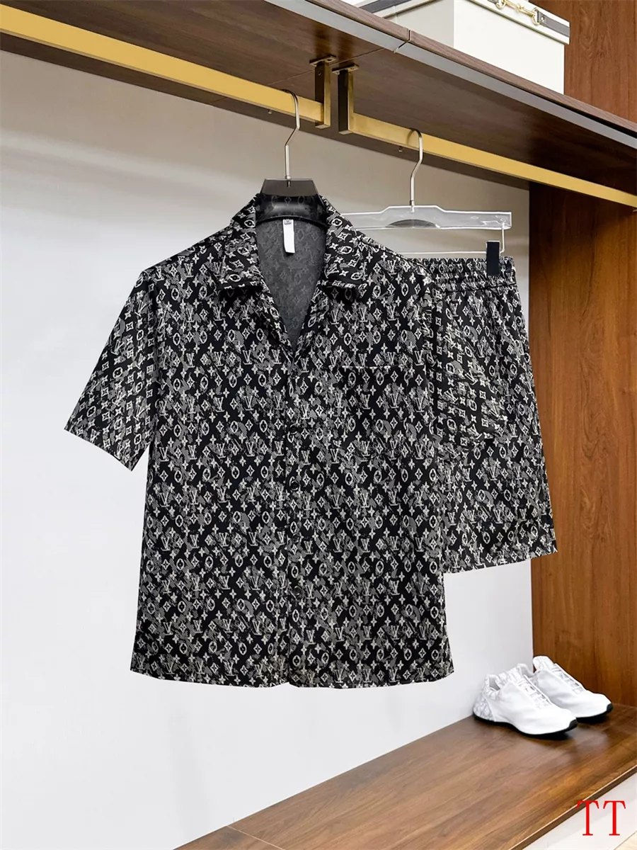 Louis Vuitton LV Tracksuits Short Sleeved For Men Reliable 9693