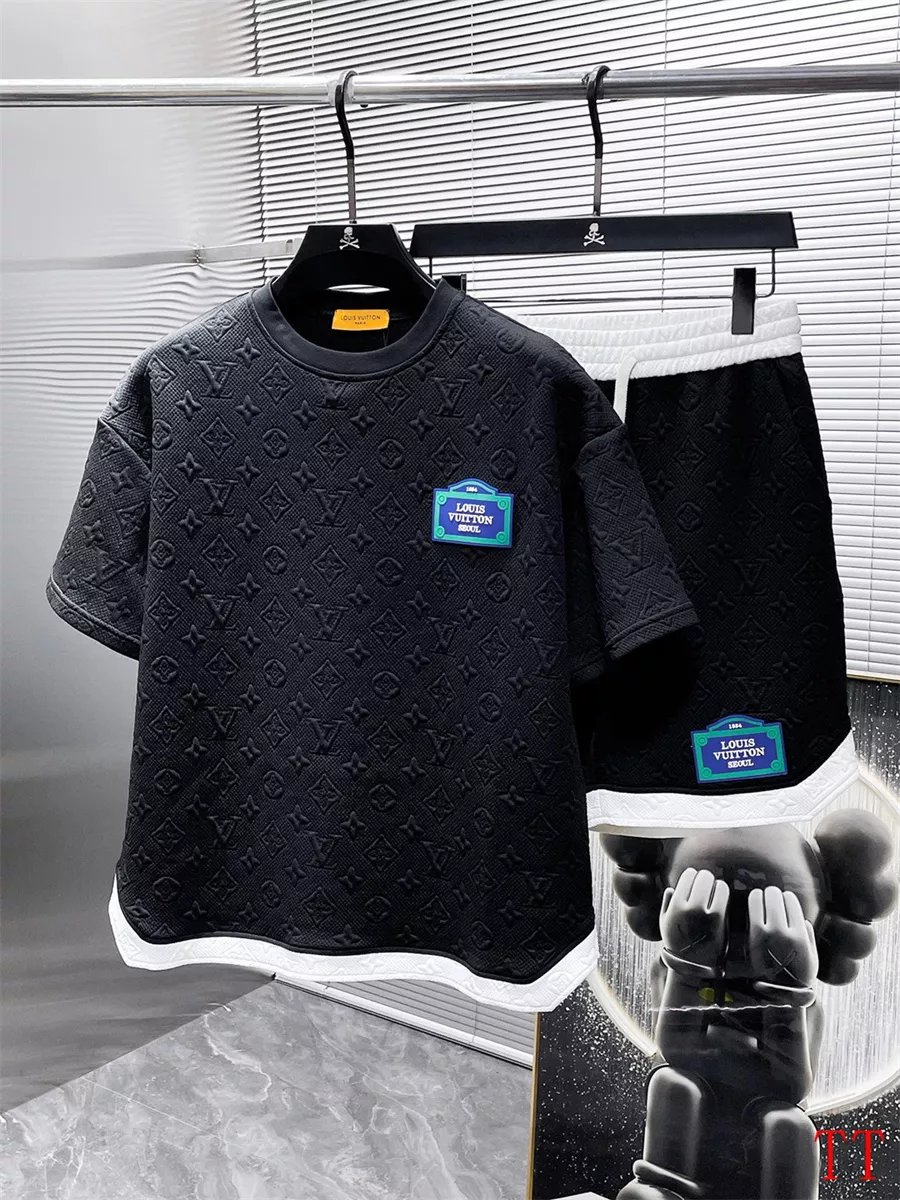 Louis Vuitton LV Tracksuits Short Sleeved For Men Resilient 3646