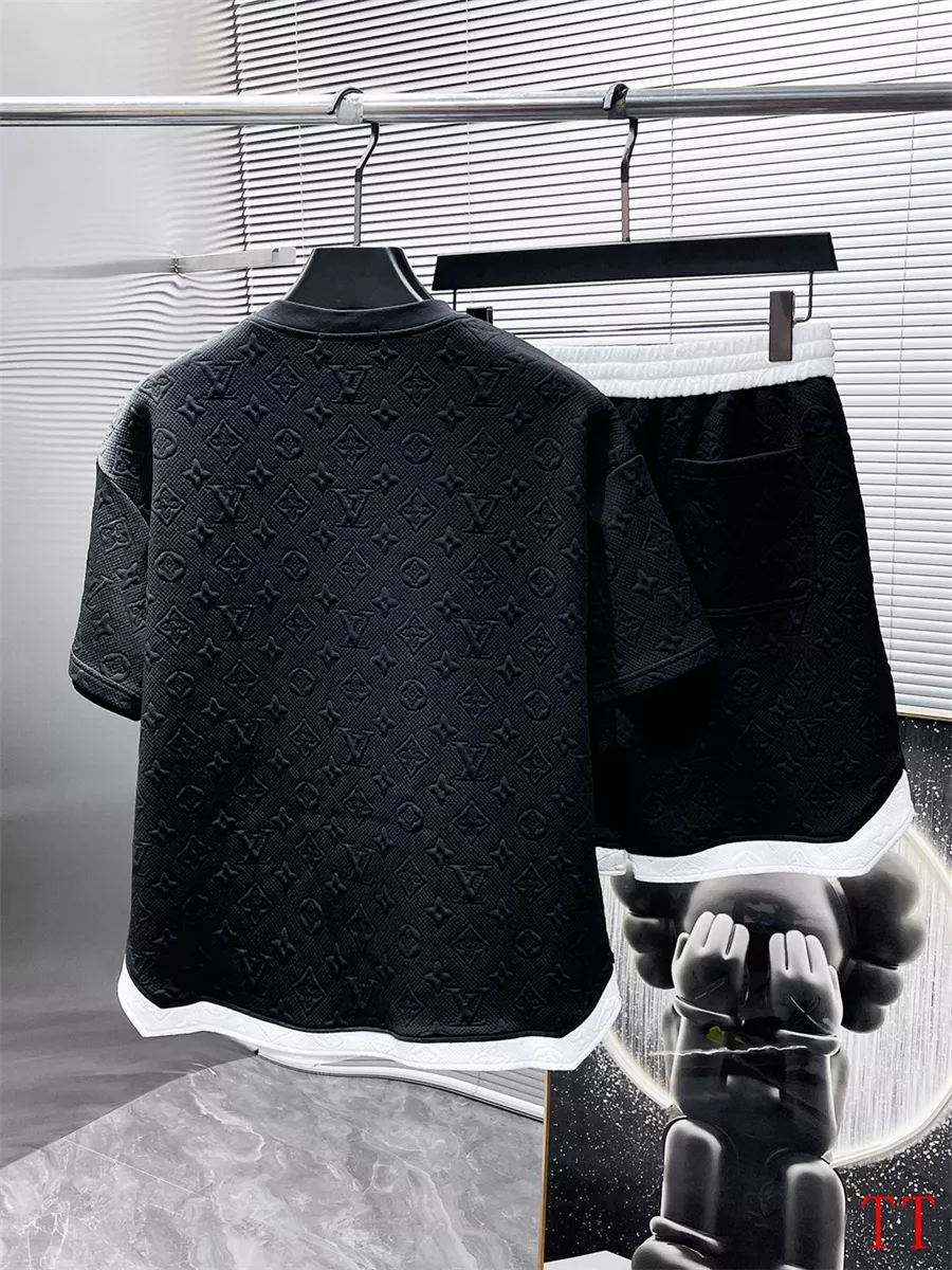 Louis Vuitton LV Tracksuits Short Sleeved For Men Resilient 3646