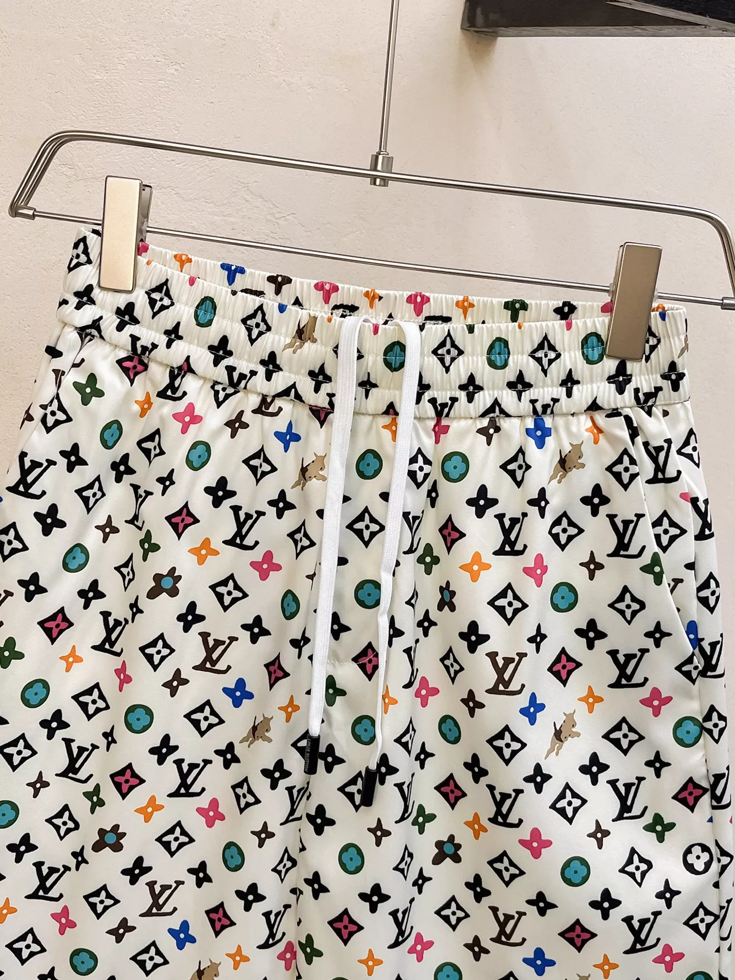 Louis Vuitton LV Tracksuits Short Sleeved For Men Sleek 8669