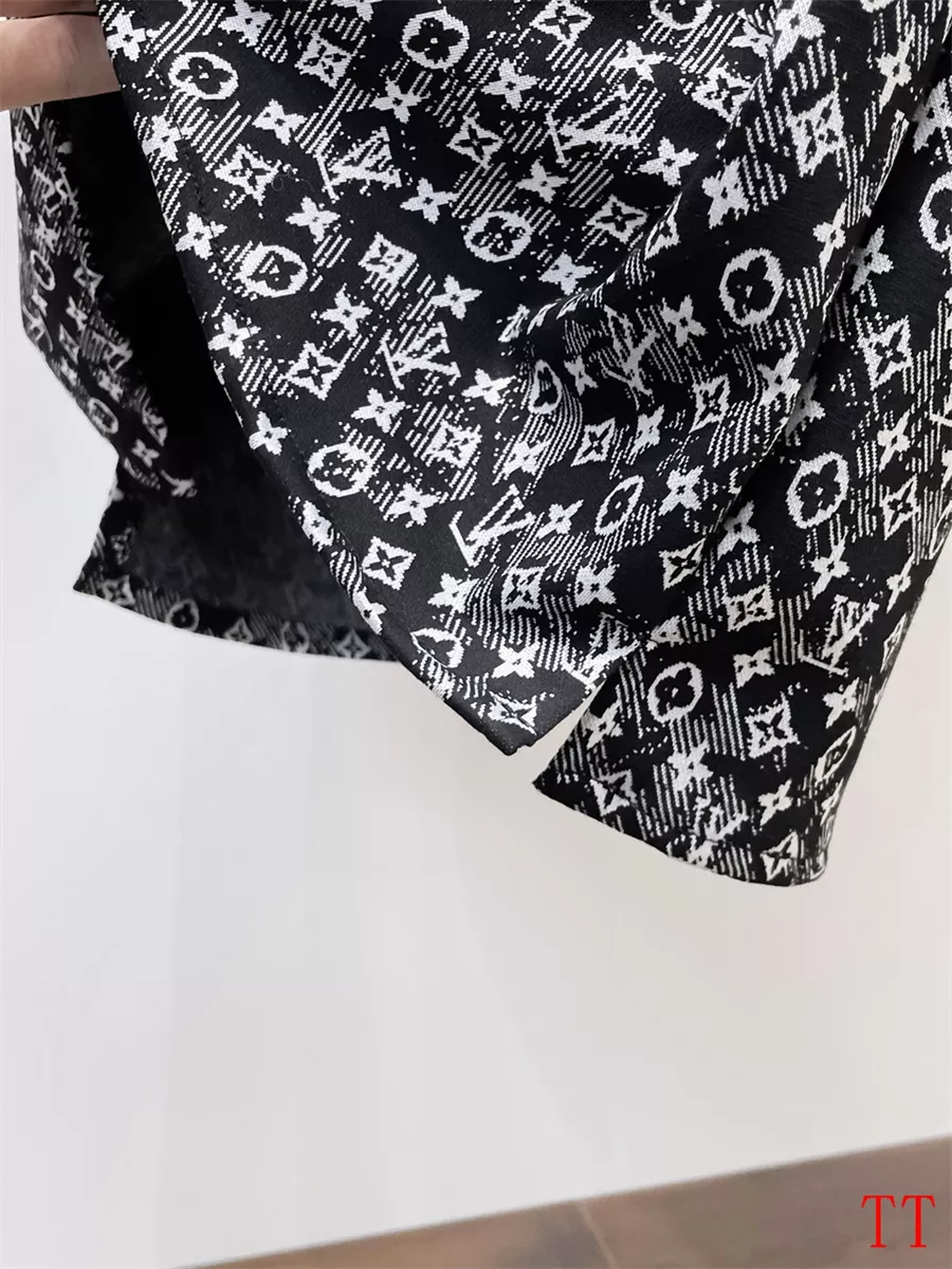 Louis Vuitton LV Tracksuits Short Sleeved For Men SmartChoice 7763