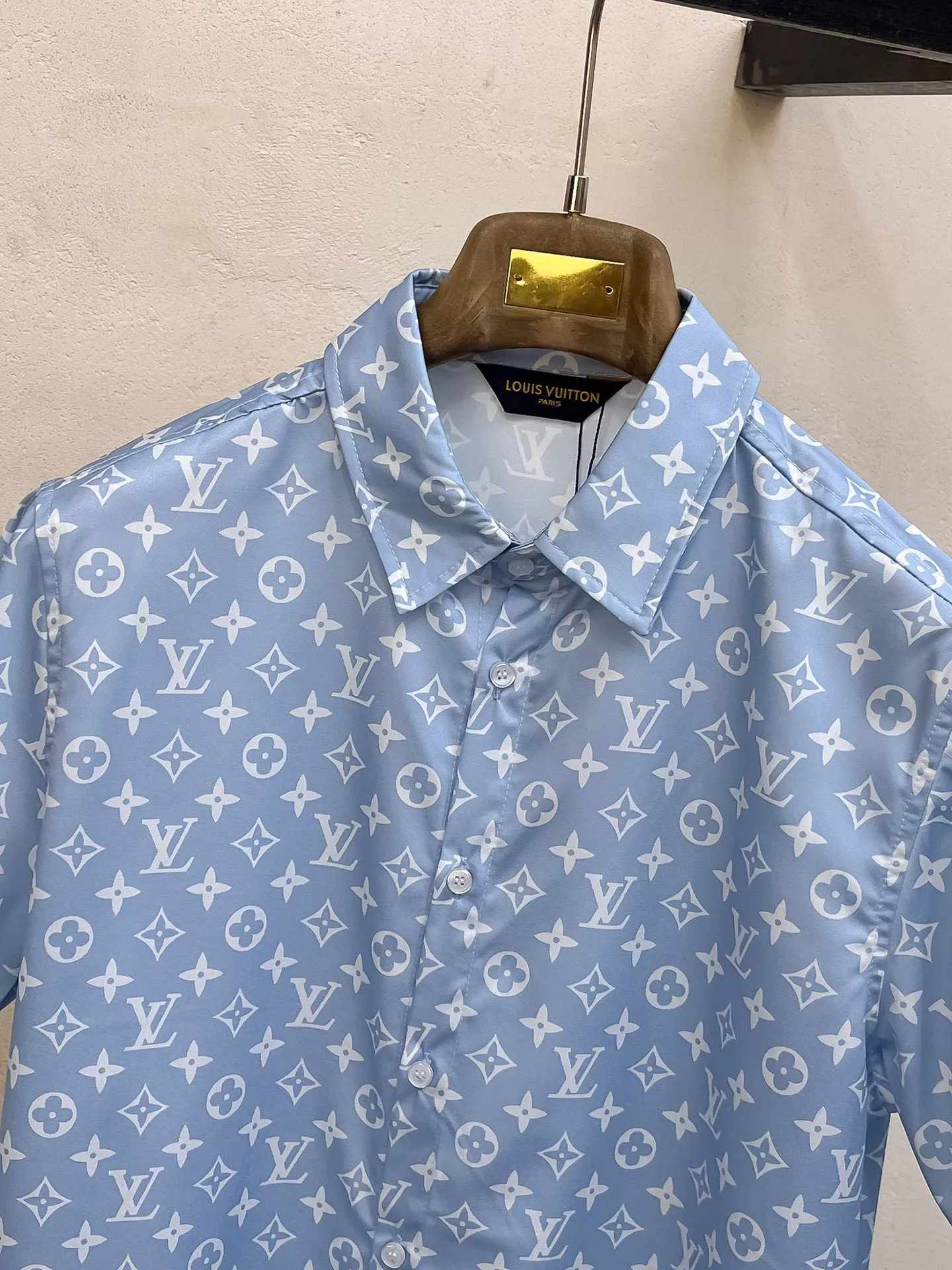 Louis Vuitton LV Tracksuits Short Sleeved For Men Soft 7842