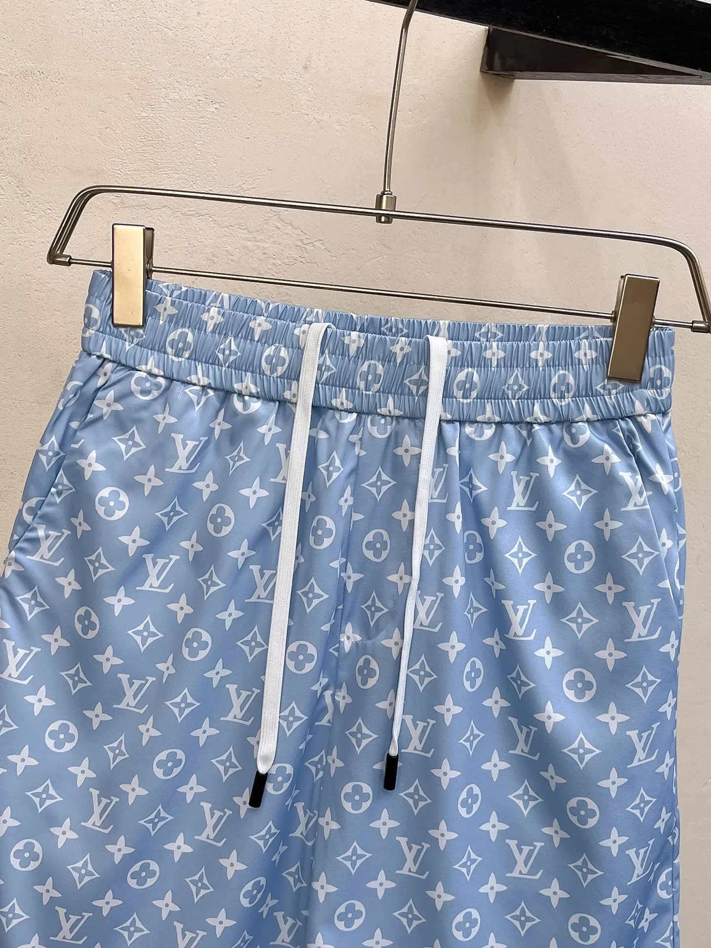 Louis Vuitton LV Tracksuits Short Sleeved For Men Soft 7842