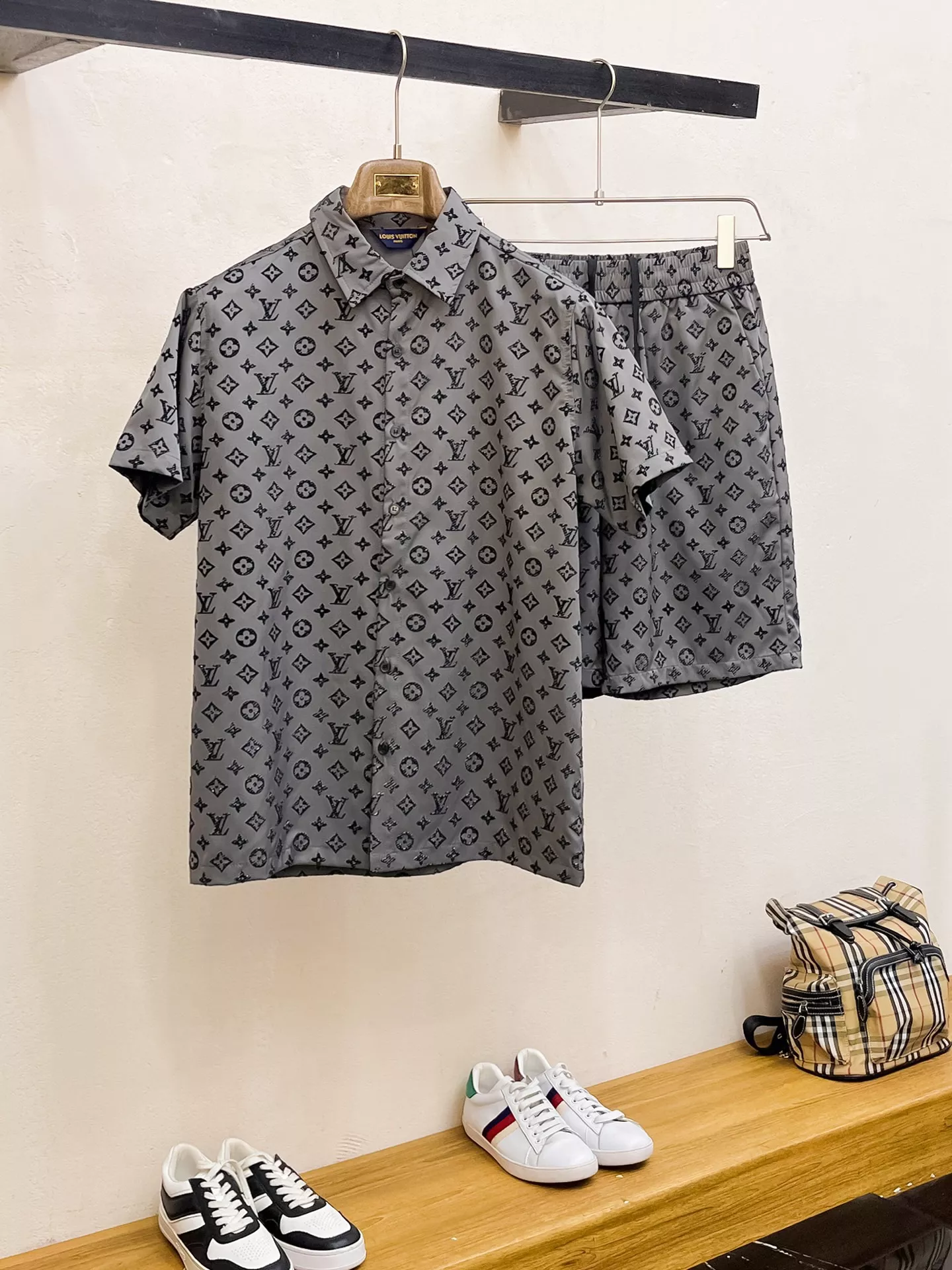 Louis Vuitton LV Tracksuits Short Sleeved For Men Sophisticated 9958