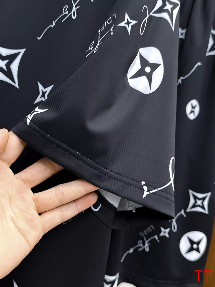 Louis Vuitton LV Tracksuits Short Sleeved For Men Stylish 2890