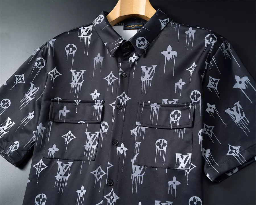 Louis Vuitton LV Tracksuits Short Sleeved For Men Stylish 5394