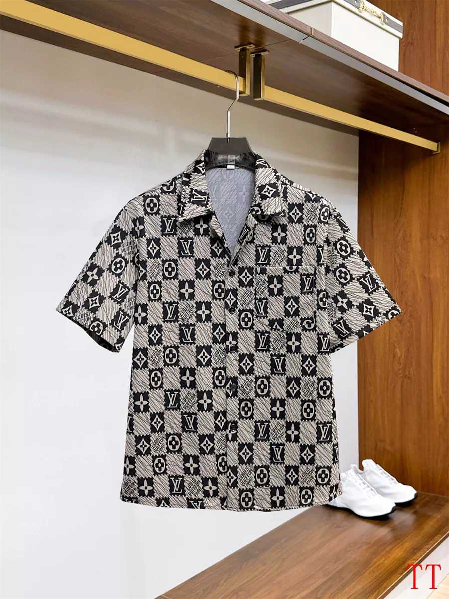 Louis Vuitton LV Tracksuits Short Sleeved For Men WellDesigned 8088