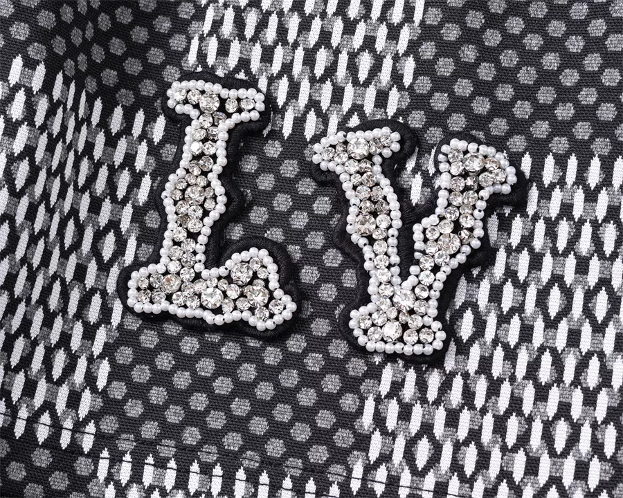 Louis Vuitton LV Tracksuits Short Sleeved For Unisex Sleek 3979