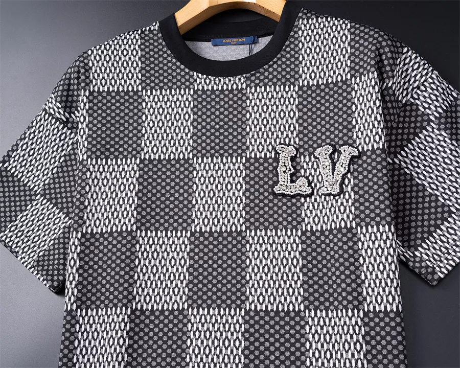 Louis Vuitton LV Tracksuits Short Sleeved For Unisex Sleek 3979