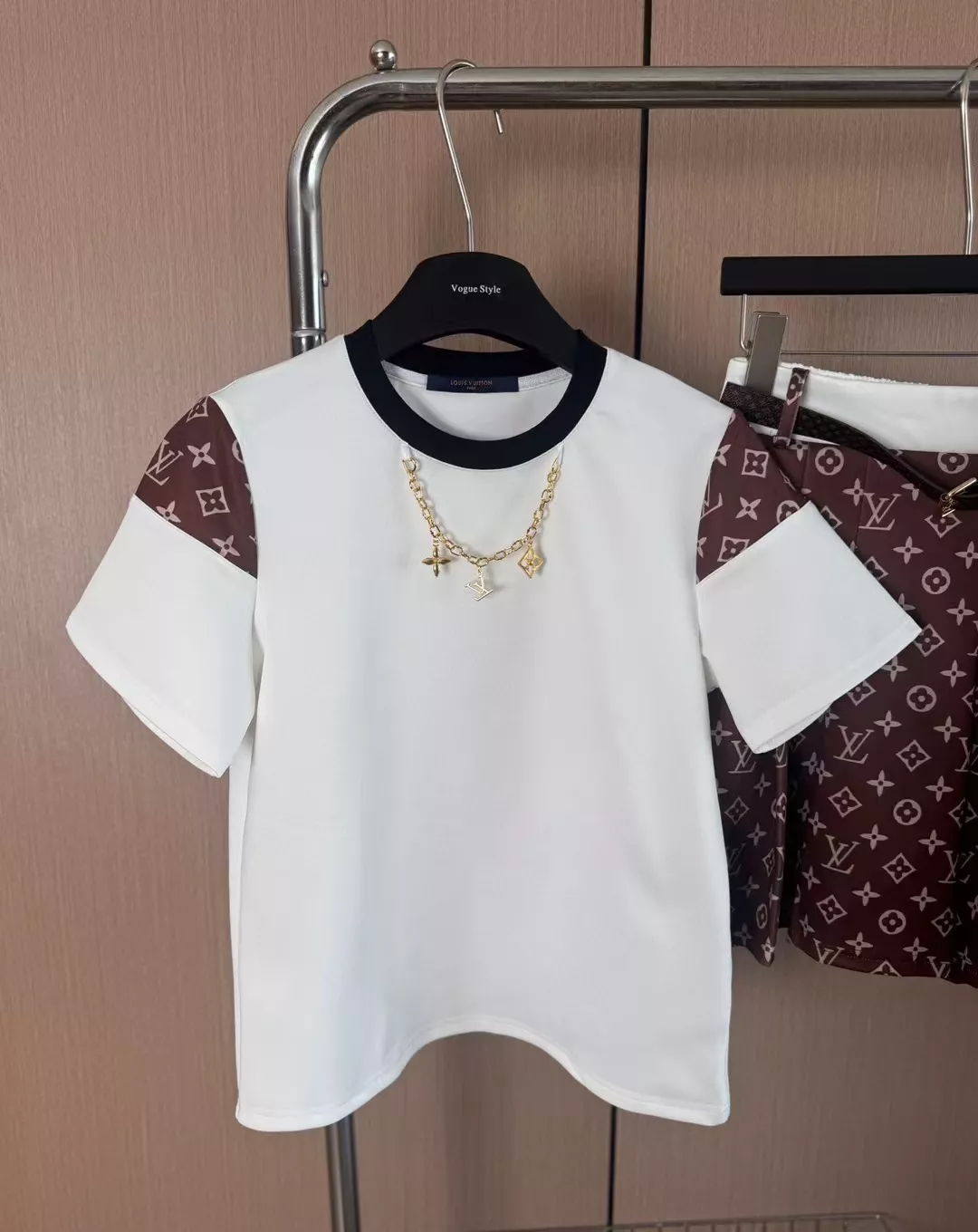 Louis Vuitton LV Tracksuits Short Sleeved For Women Unique 8931