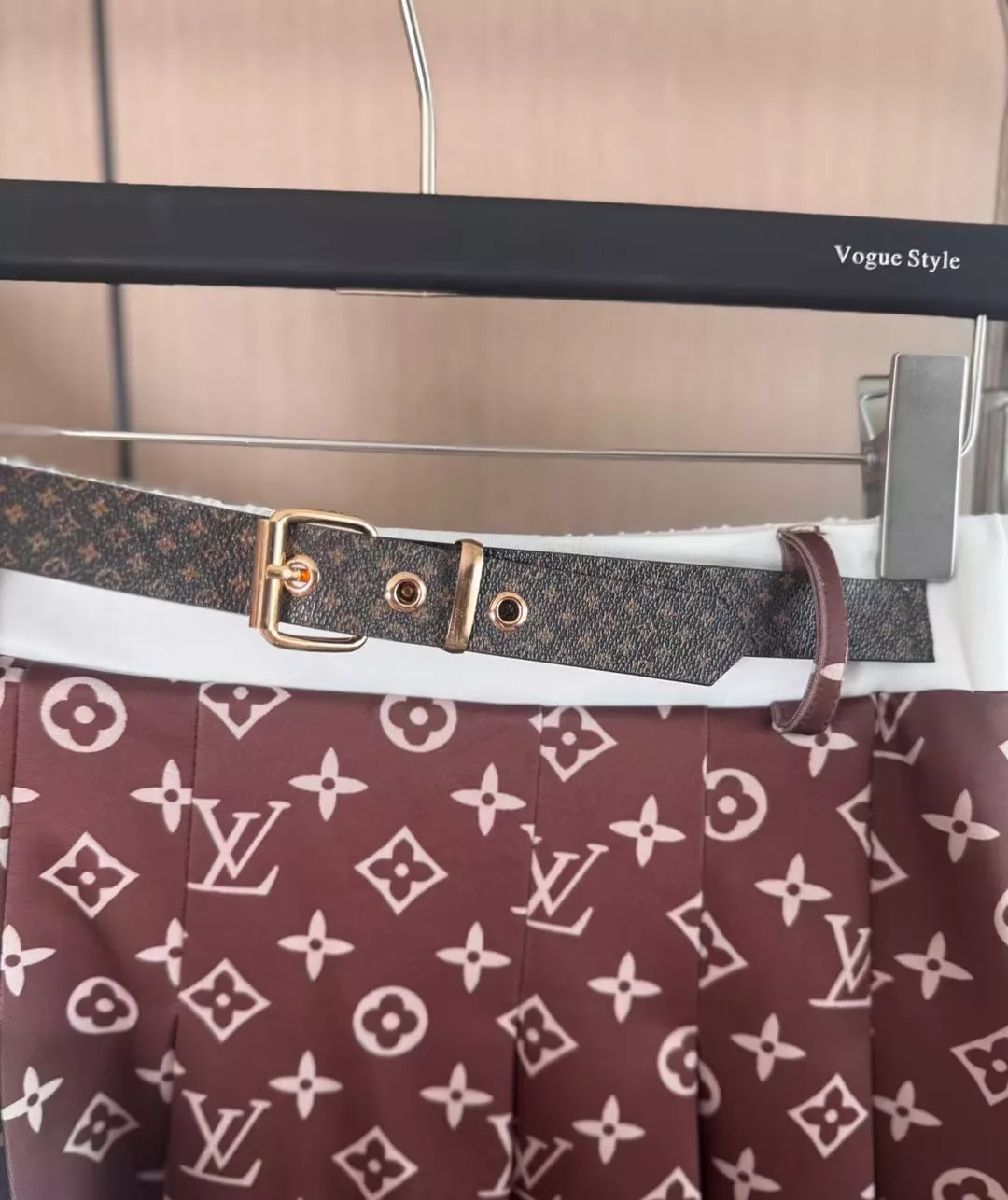 Louis Vuitton LV Tracksuits Short Sleeved For Women Unique 8931