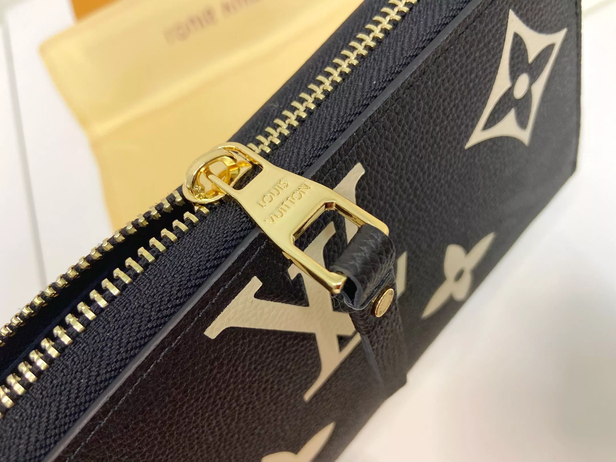 Louis Vuitton LV Wallets Bold 2925