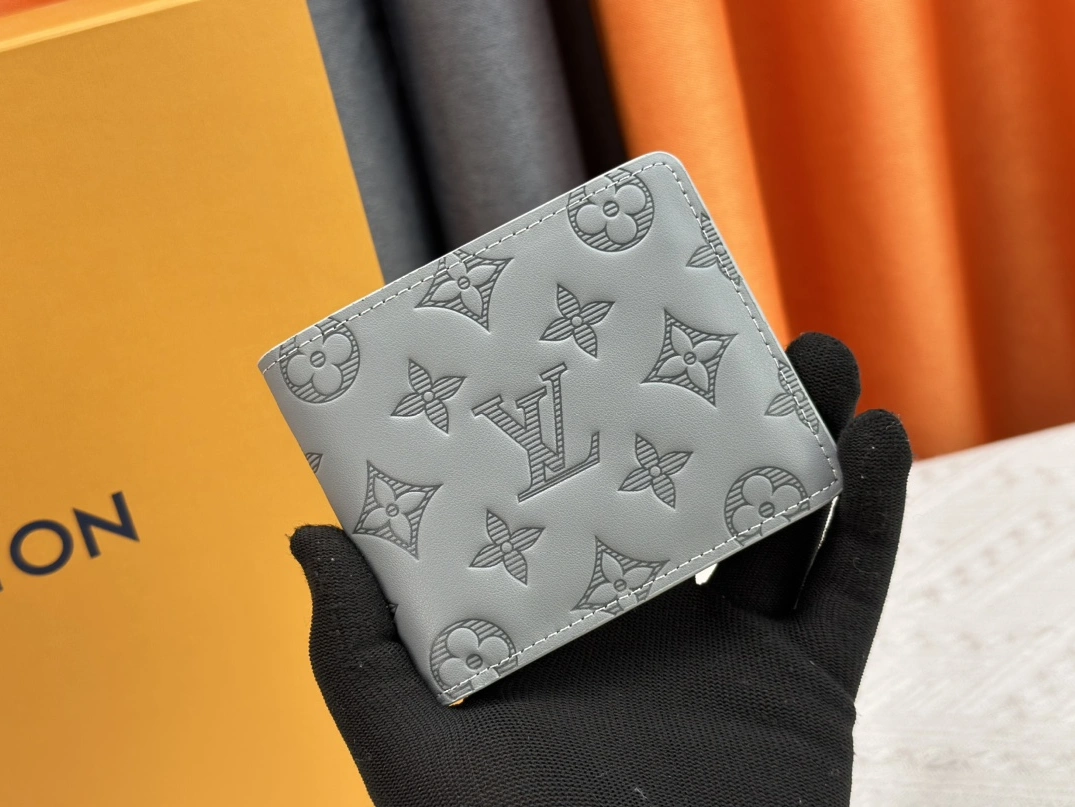 Louis Vuitton LV Wallets Bold 3284