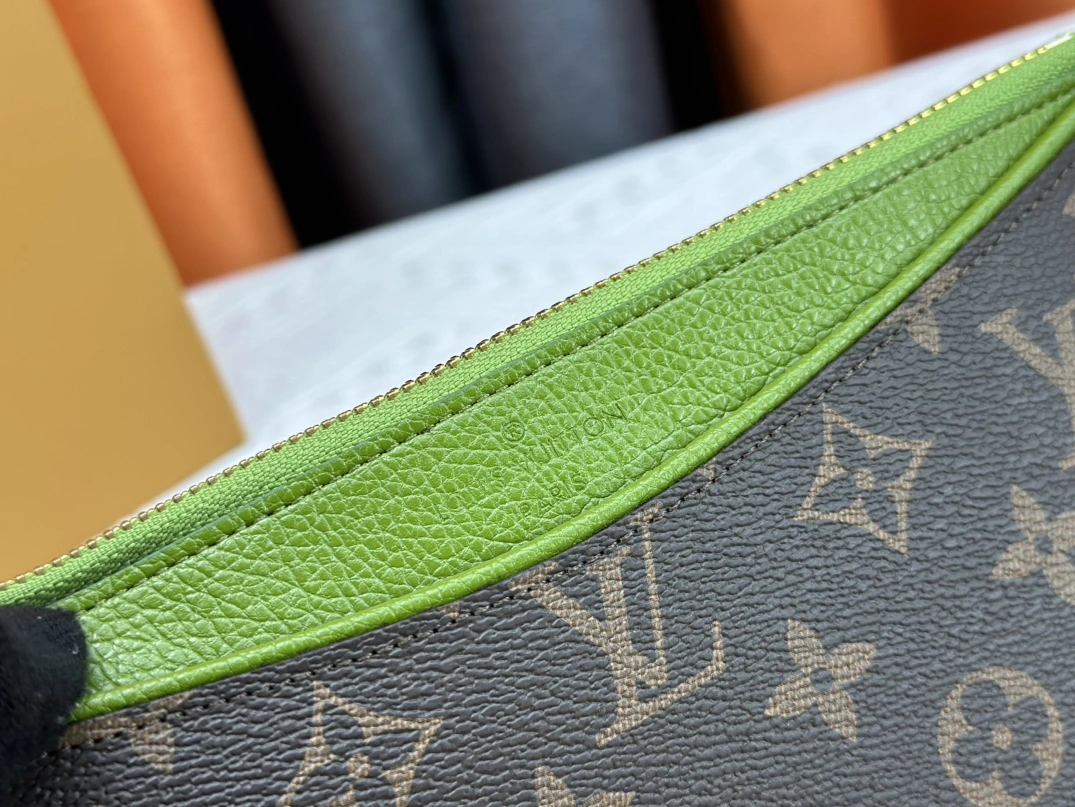 Louis Vuitton LV Wallets Bold 453