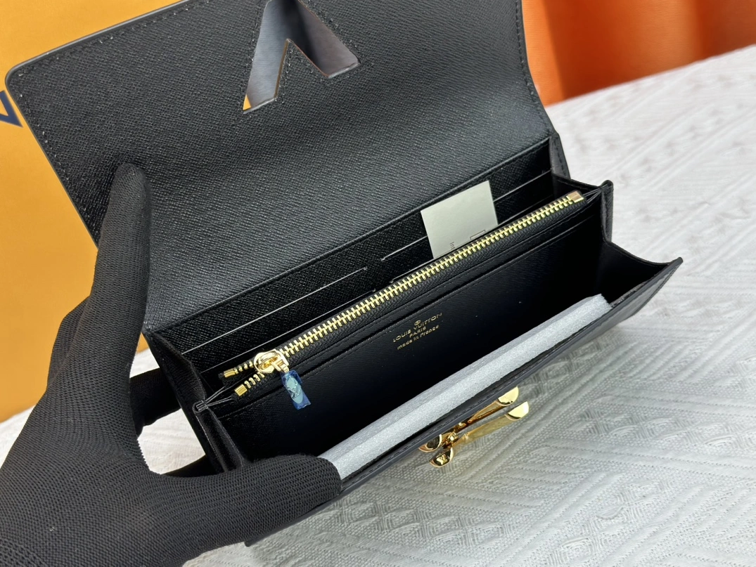 Louis Vuitton LV Wallets Efficient 1754