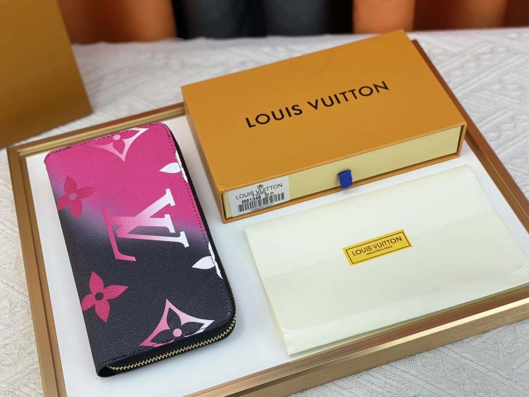 Louis Vuitton LV Wallets EyeCatching 1456