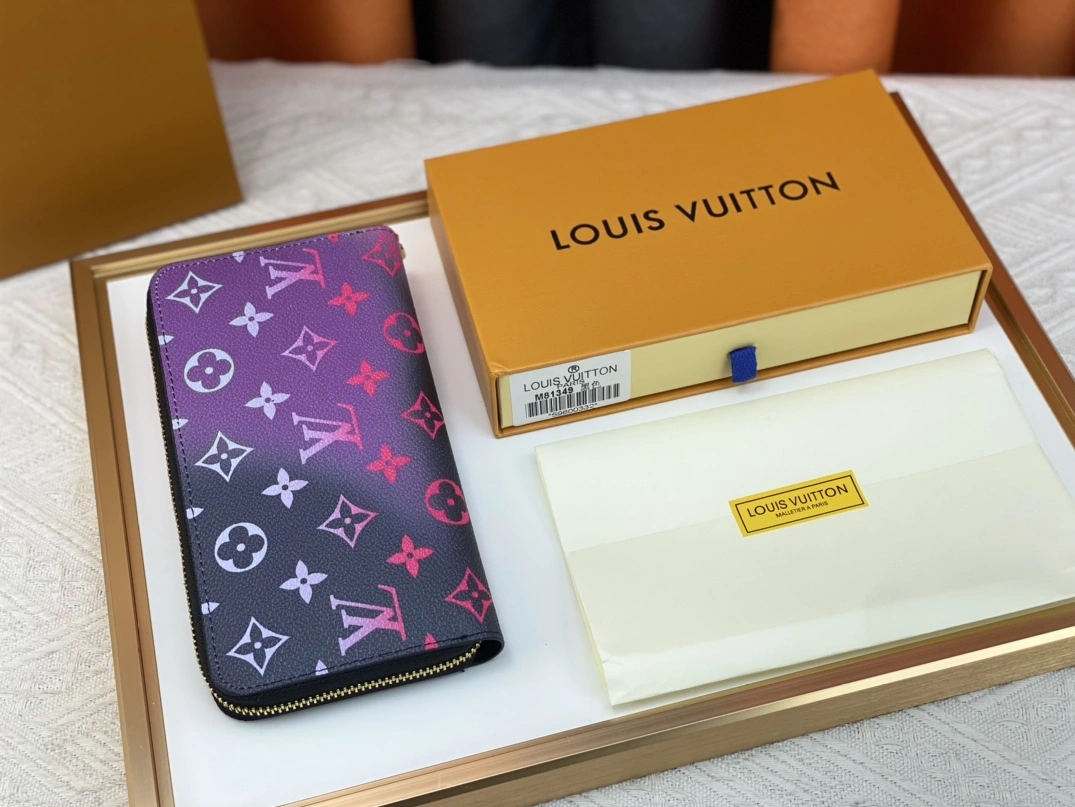 Louis Vuitton LV Wallets EyeCatching 1456