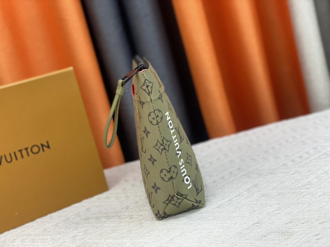 Louis Vuitton LV Wallets For Unisex Bright 4574