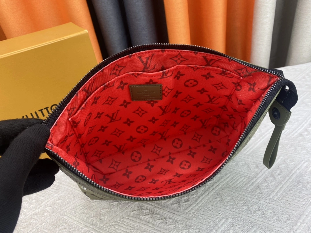 Louis Vuitton LV Wallets For Unisex Bright 4574