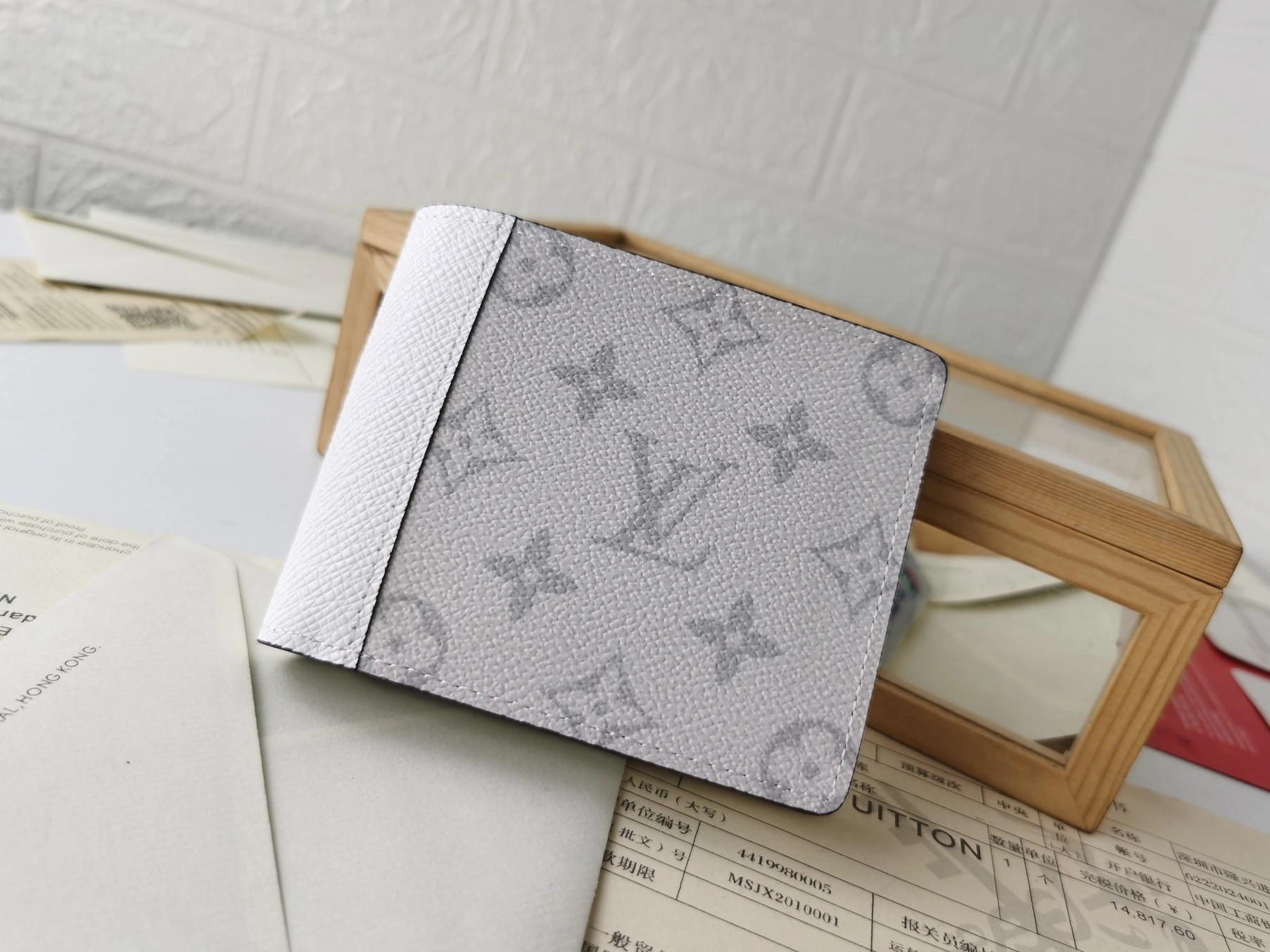 Louis Vuitton LV Wallets For Unisex Compact 4195