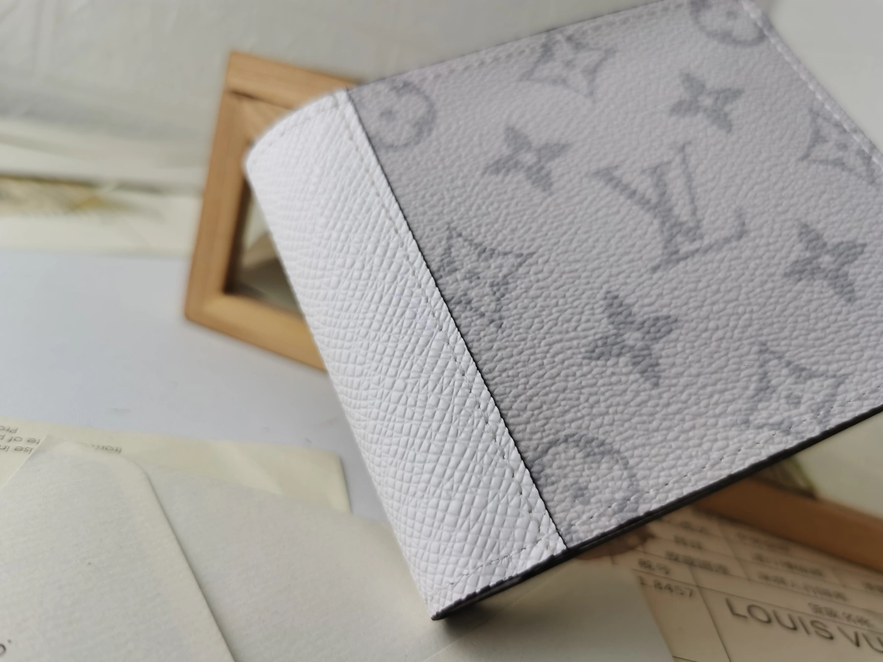 Louis Vuitton LV Wallets For Unisex Compact 4195