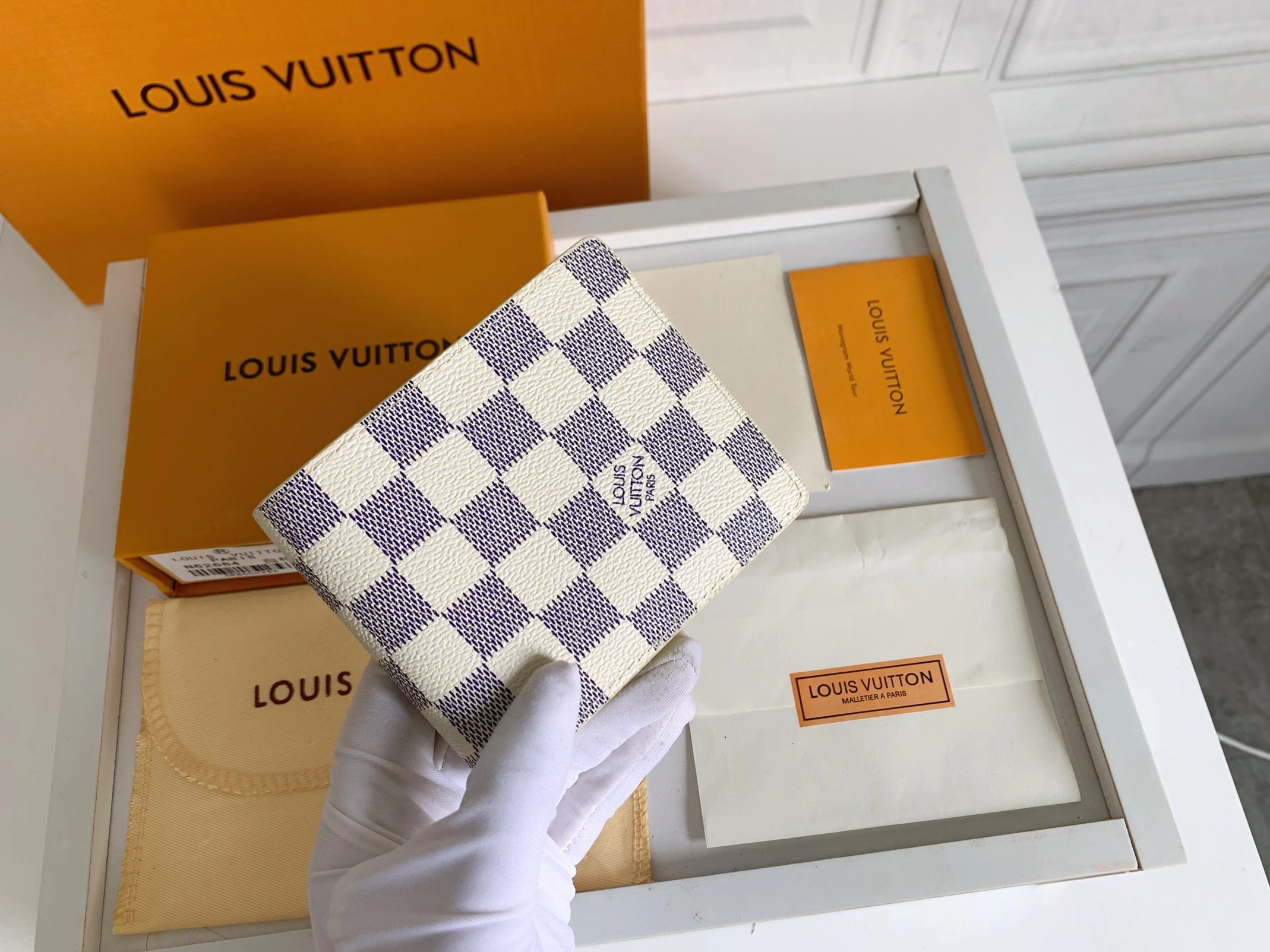 Louis Vuitton LV Wallets For Unisex EyeCatching 1407