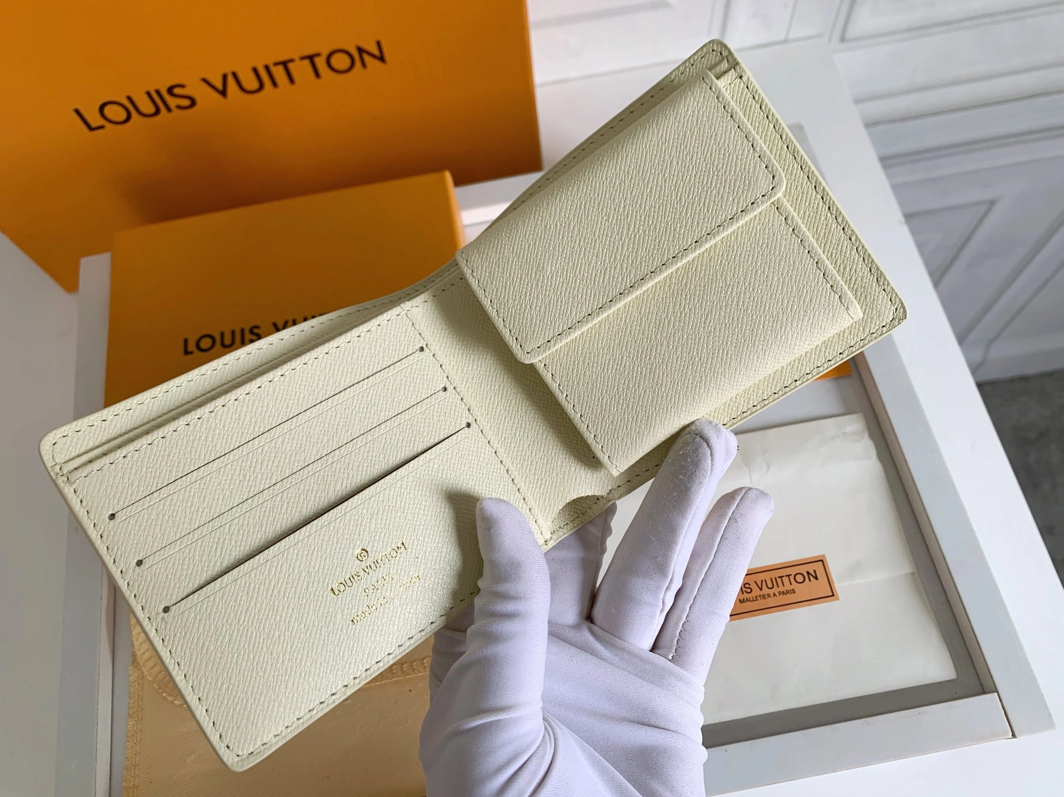 Louis Vuitton LV Wallets For Unisex EyeCatching 1407