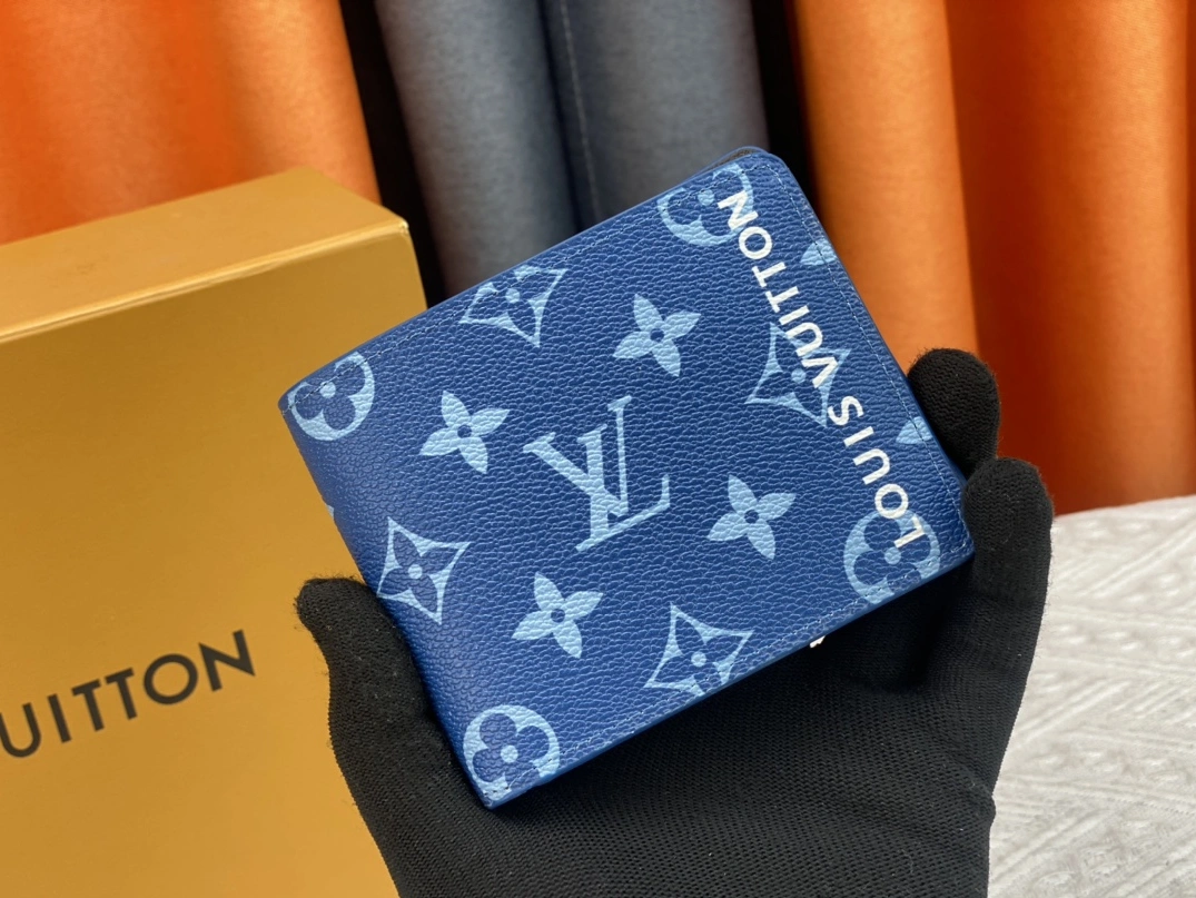 Louis Vuitton LV Wallets For Unisex ModernLook 1522