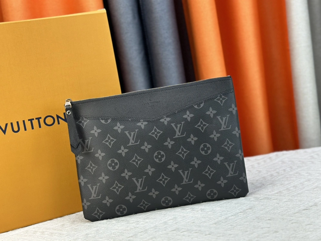 Louis Vuitton LV Wallets For Unisex Resilient 8390