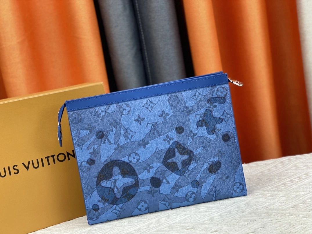 Louis Vuitton LV Wallets For Unisex Soft 298