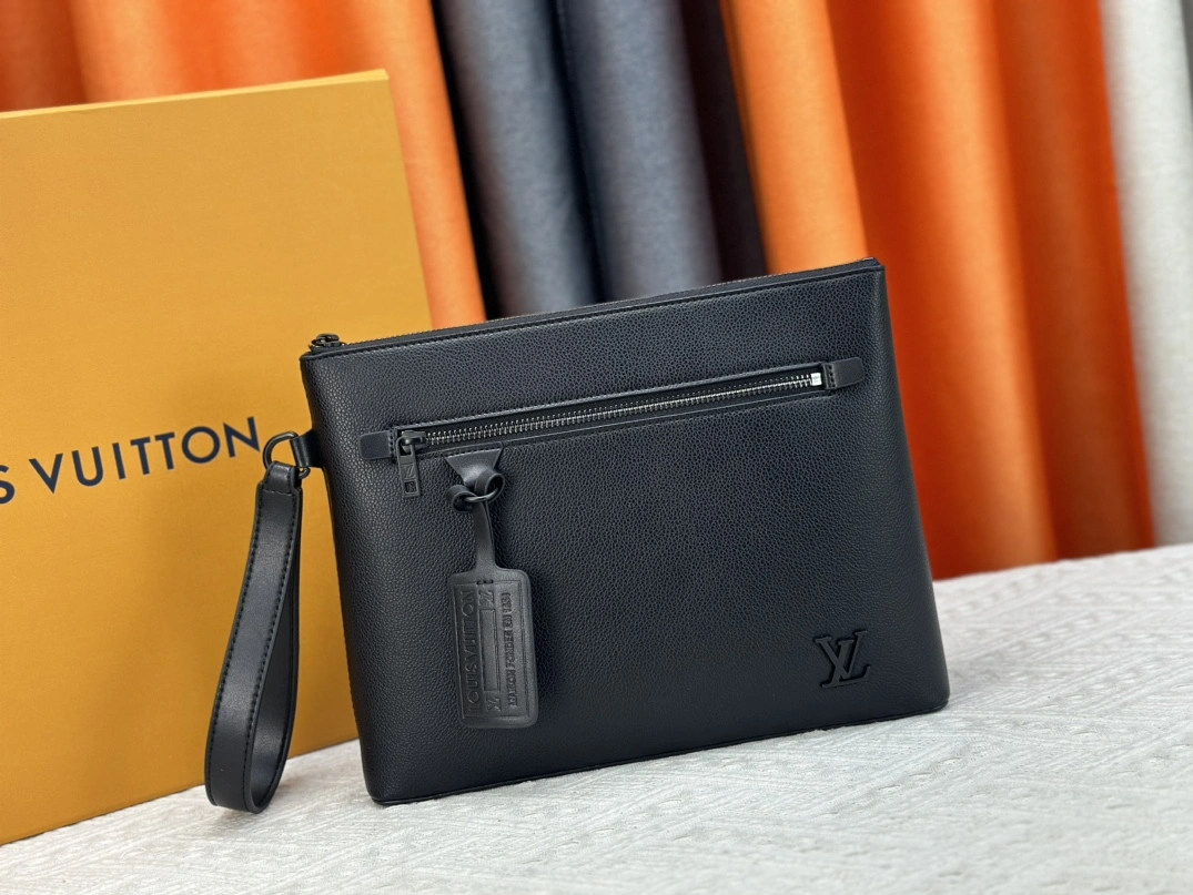 Louis Vuitton LV Wallets For Unisex SportInspired 5805