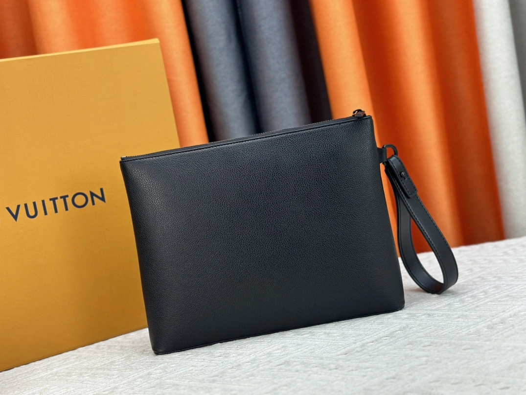 Louis Vuitton LV Wallets For Unisex SportInspired 5805