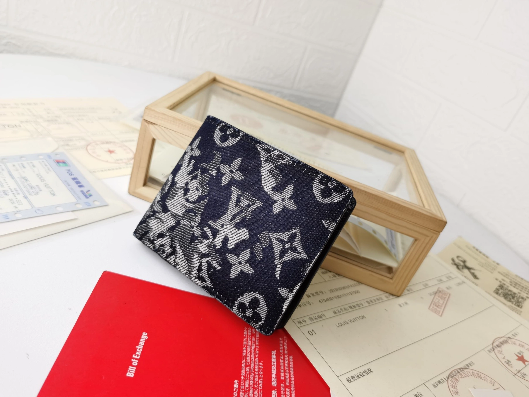 Louis Vuitton LV Wallets For Unisex Unique 5386